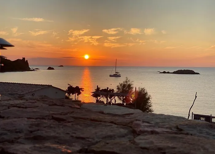 Terra Casanova Pieds Dans L'eau A 20 Mn D Ajaccio Villanova